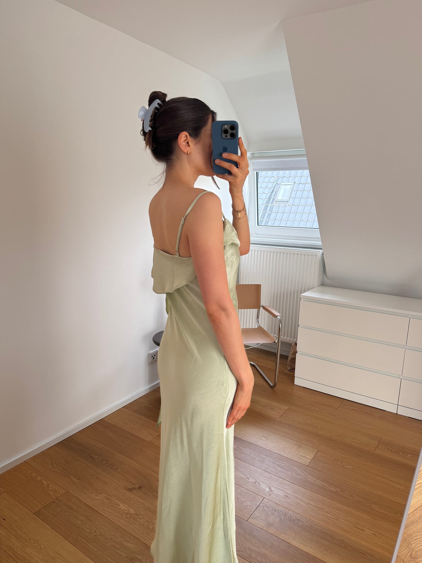 KLEID SALBEIGRÜN