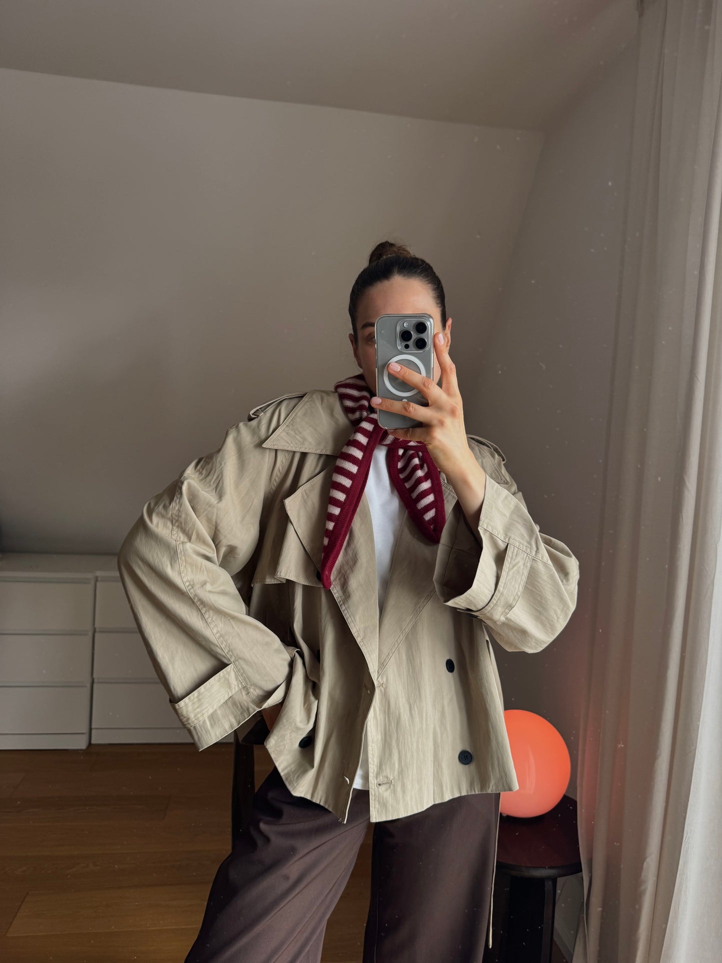 TRIANGLE SCARF