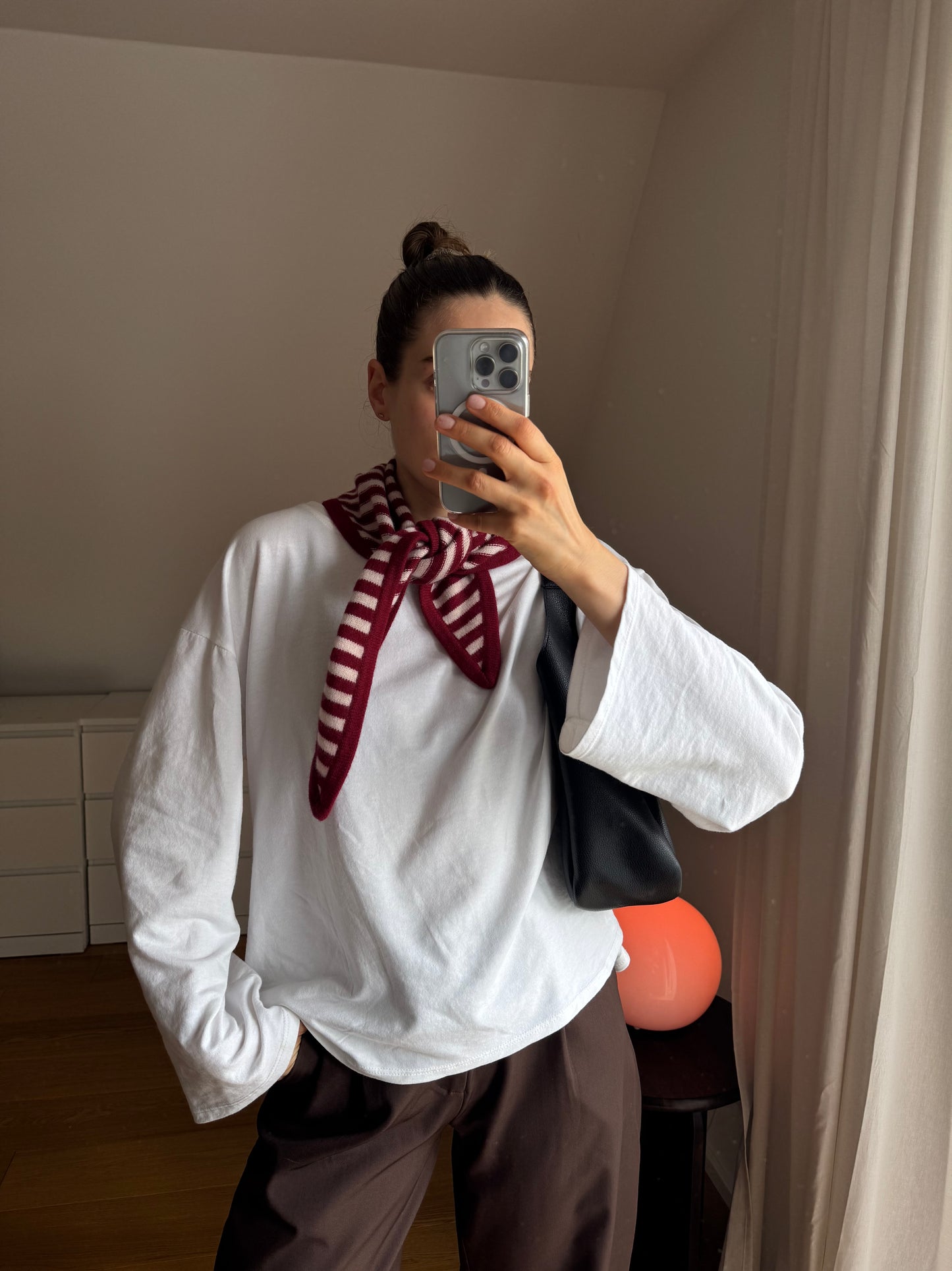 TRIANGLE SCARF