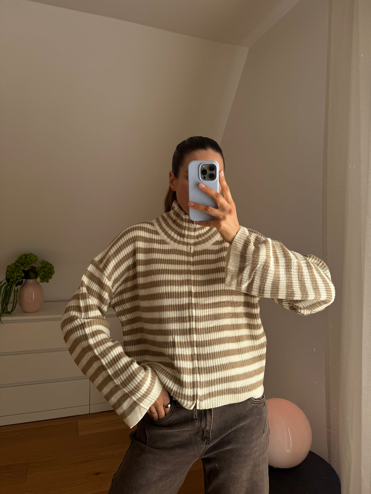 ZIP CARDIGAN