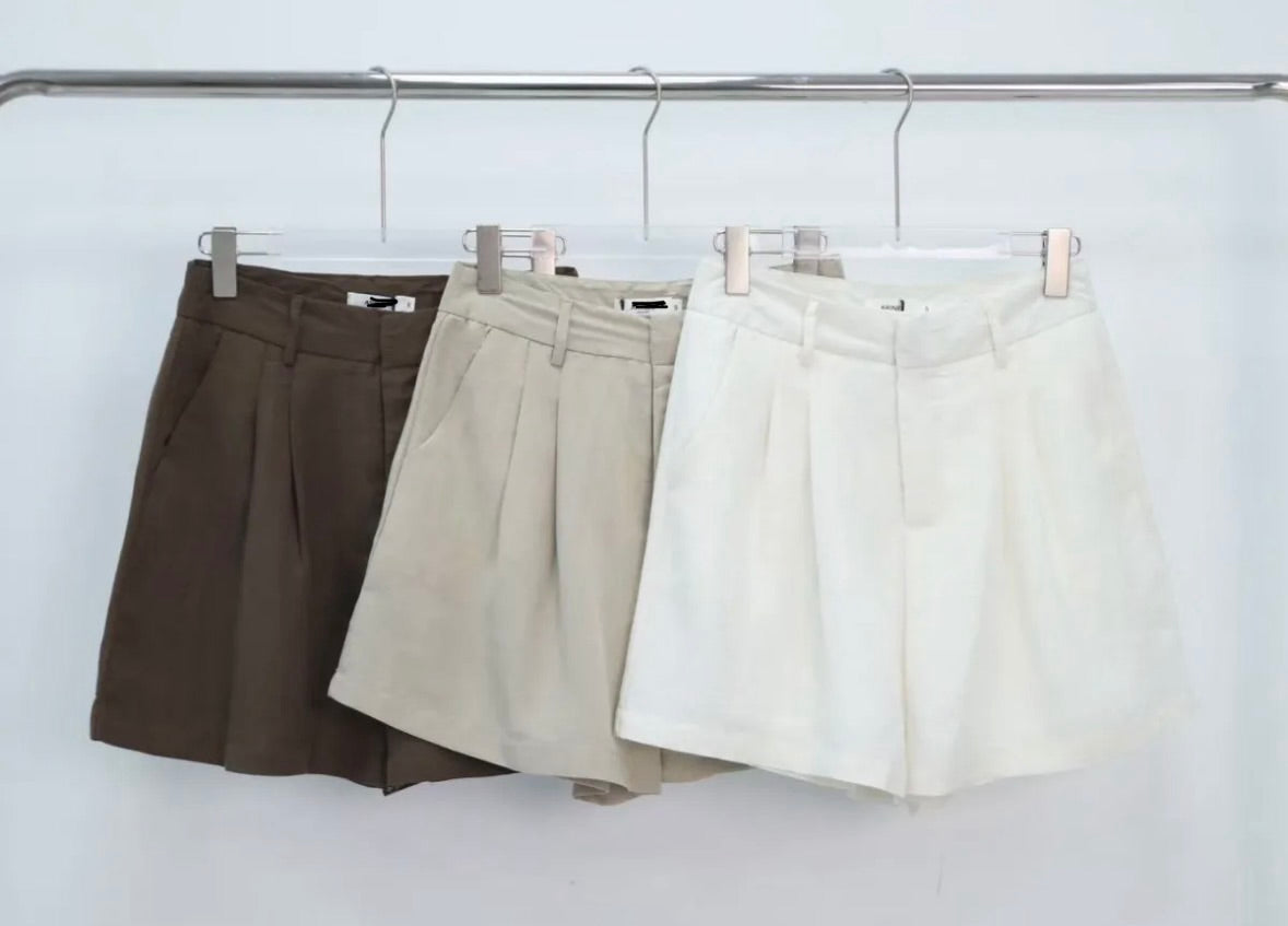 ANZUGSSHORTS CREME